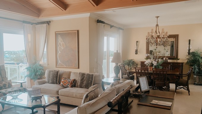 53DB8CA5-81EE-46E3-80FE-C90E79013DFF